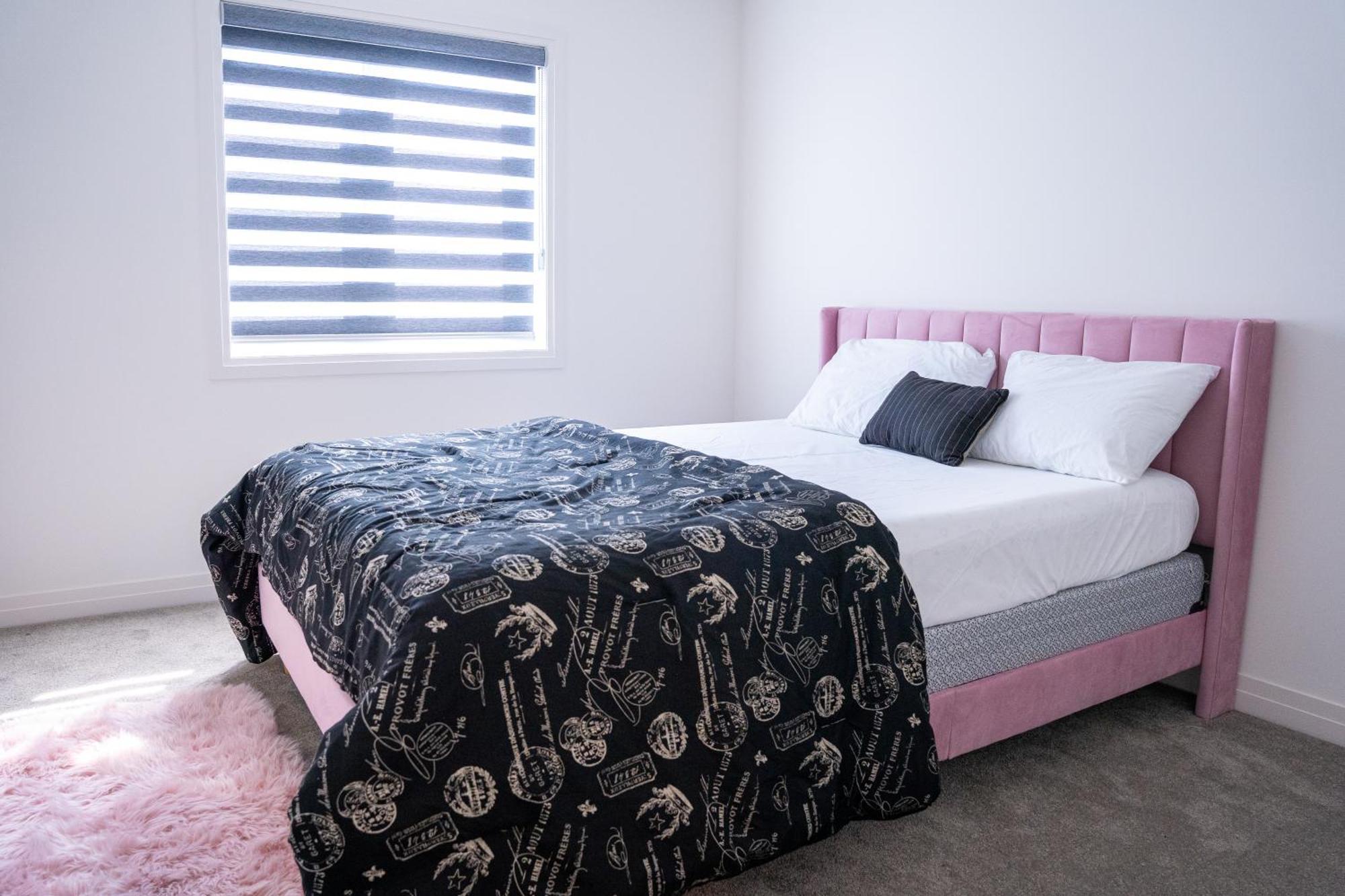 Modern 4Br House In Barrie!ヴィラ エクステリア 写真